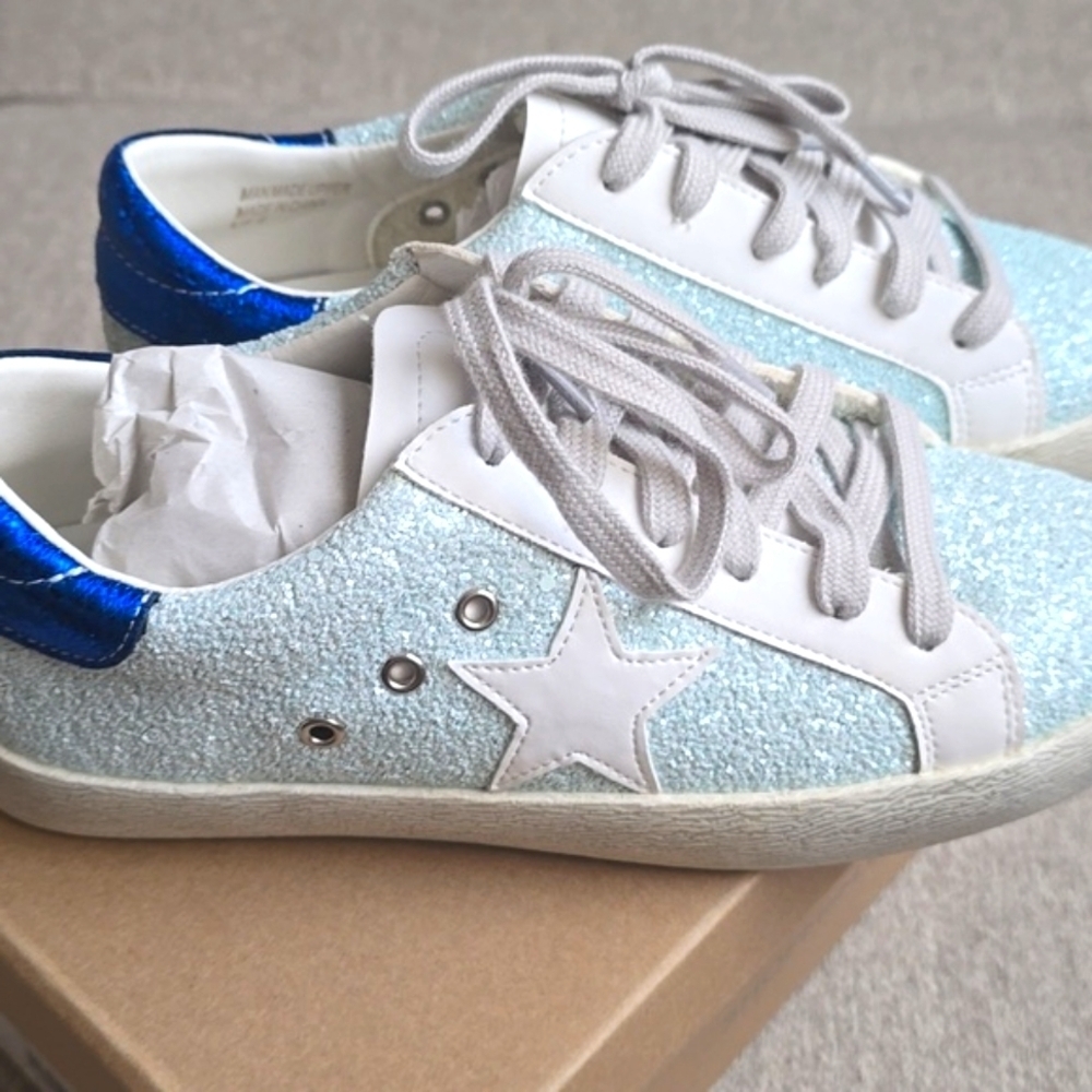 Mi.iM Skyla Light Green Lace-up Glitter Star Sneakers - Picture 9 of 14